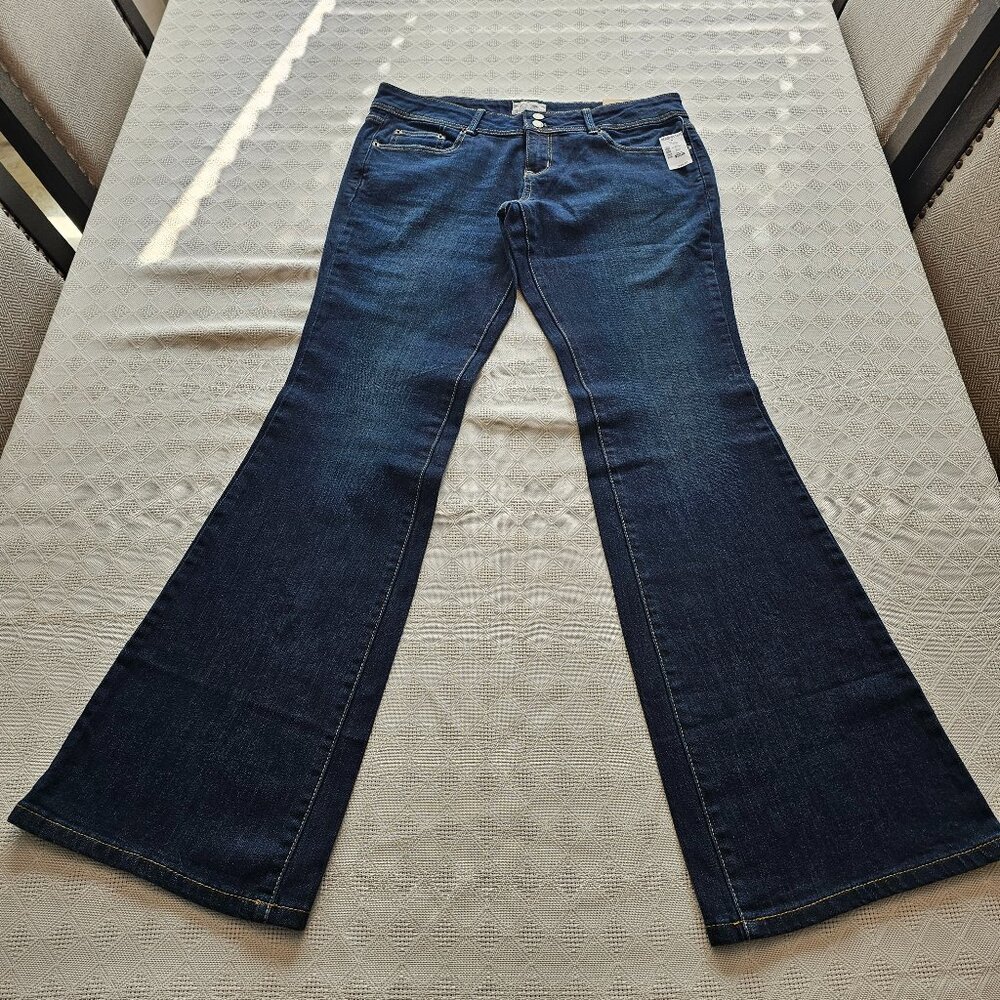 NWT Aeropostale Hailey Flare Jeans Women’s 11/12 Long Dark Wash